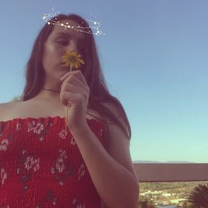 Meet your Posher, Delina